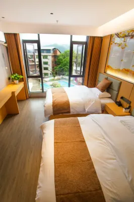 Xijiang Hongjie Evian Bieyue Hotel