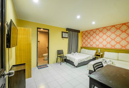 호텔 줄리아노의 깔끔한 외관과 로비