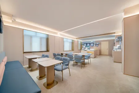 Hanting Hotel (Heihe Central Pedestrian Street Huafu Mall Store) Отели в г. Хэйхэ