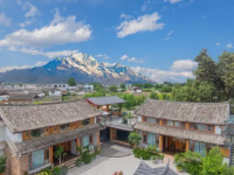 Retreat | Citadel in the Clouds · Golden Mountain Sunrise View  (Baisha Ancient Town Branch) Hotels near The Snow Capped Mountains Rose Manor