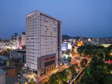 麗柏飯店（濟南泉城廣場趵突泉北門店） 五龍潭附近的飯店