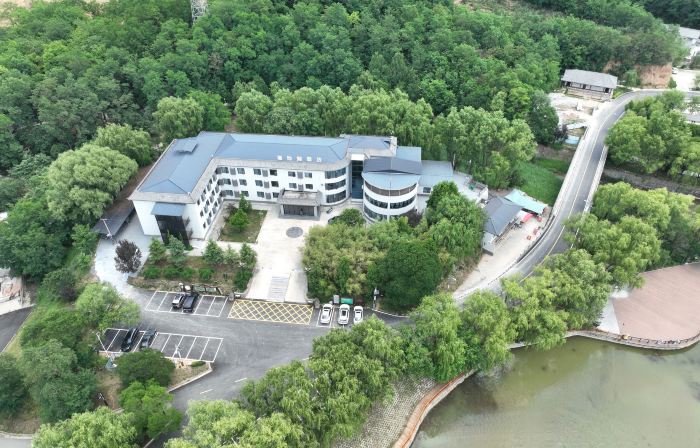 Yijun Fudi Lake Hotel
