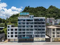 City Comfort Inn (Hechi Nandan Jinfurong Square Branch) Hotels in der Nähe von Nandan County Baping Wetland Forest Health Tourism Scenic Area