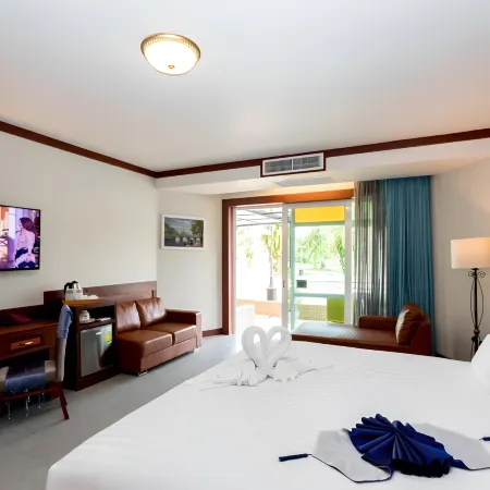 Erawan Phangnga Hotel, Natai Beach