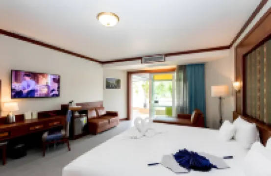 Erawan Hotel Hotels near Sarasin Bridge