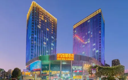 18 Degrees Smart Hotel(Kunming Vanke Charming City Guangwei Metro Station)
