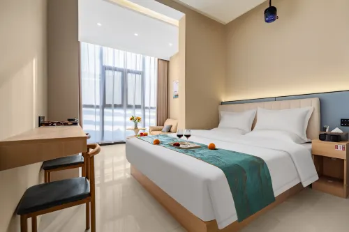 Orange Cinema Hotel (Taiyuan South Station East Square Wusu International Airport Store)