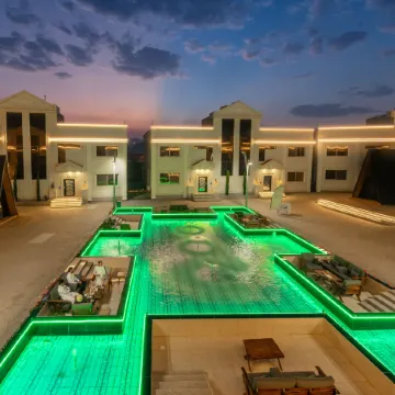 MidTown Majestic Garden Resort