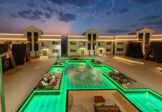 MidTown Majestic Garden Resort 시설