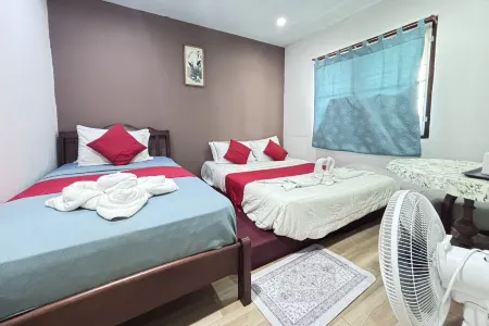 Sunshiny-BB Hostel near Punnavithi BTS station Отели рядом с достопримечательностью «Regent Home 9 Condo»