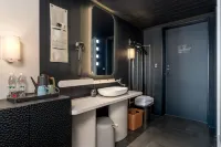 The CONGQIANMAN Hotel, West Street Li River Branch - Pemandian Air Panas