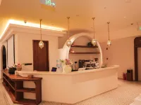 Dalian Jinse Sea View Art Homestay (Xinghai Square Branch) Hotels near Yinshatan Bathing Spot