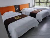 Kuimeishan Football Town Homestay - شرفة