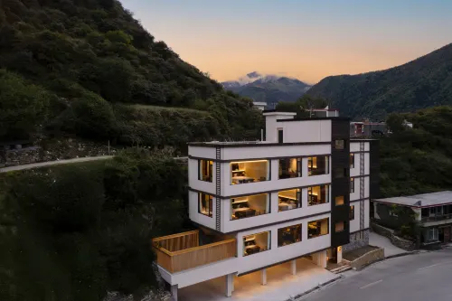 Yunqidu Constant Oxygen and Warmth Private Hot Spring Villa (Shuangqiao Valley Scenic Area)