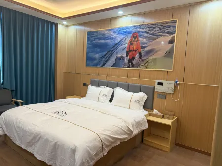 Tingri Gangjianba Tibetan Grand Hotel Отели в г. Динжи