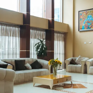 首都水療飯店 聖喬治大教堂附近的飯店