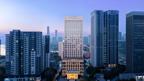 武漢楚河漢街東湖萊斯麗呈華廷酒店