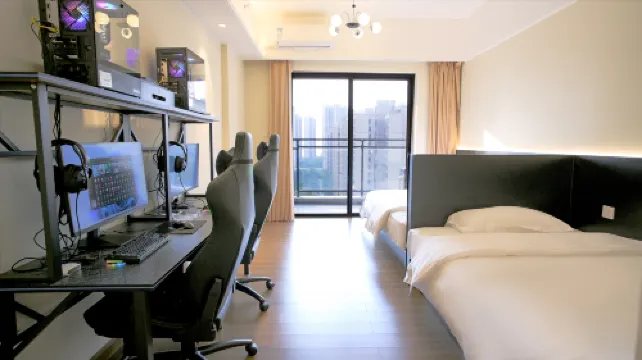 QS電競公寓（清遠保利廣場店）