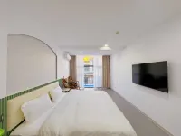 Huayi Select Hotel under Home Inn (Tourism Service Center of West Changbai Mountain)