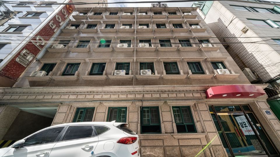 Ivy Hotel