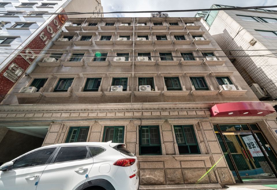 Ivy Hotel 주변 상권