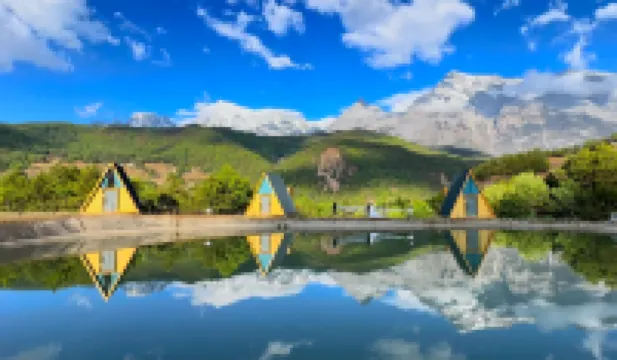 Yulong Snow Mountain Sunrise Golden Mountain Tusu Campsite Scenic Camping Hotel Hotels near Baishuihe River