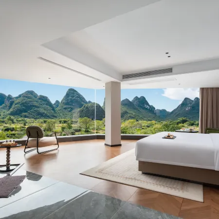 Xishi Manor Resort Hotel(Yangshuo Ten-MileGallery Yulong River Branch)