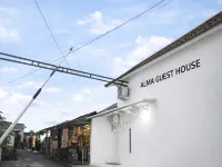 Alma Guest House Syariah - parcheggio