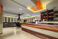 Floral Hotel·Yungu Hongduo | Limber Up · Yunqi Mountain Wild Bonfire Resort - bar