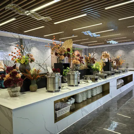 Longhu Hotel
