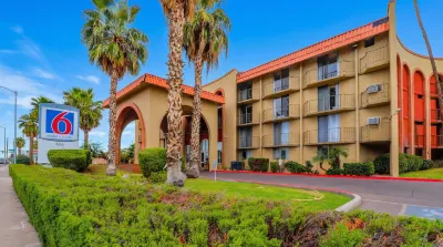 Studio 6 Phoenix, AZ – Sky Harbor Hotels in Phoenix