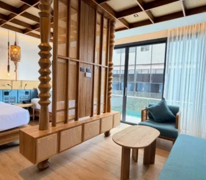 ห้องสุพีเรียร์ติดสระว่ายน้ำ