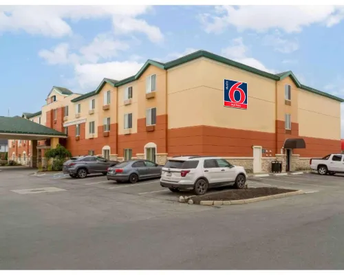 Studio 6 Extended Stay Findlay Tiffin Avenue OH Hotels in Findlay