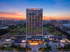 Radisson RED Chengdu 339 Tianfu Panda Tower