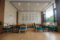 巴馬煙火民宿（盤陽河景區店）