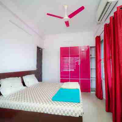 2 BHK Furnished Flat - 200 m to Guruvayur Temple - For FAMILIES ONLY Rooms