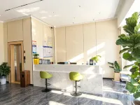 FENGFEI HOTEL - غرفة مطلة على الجبل