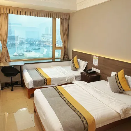 Grand Harbour Hotel