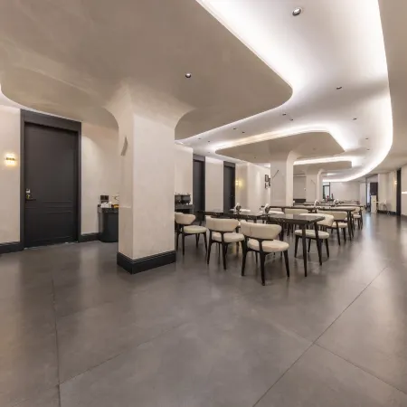 New Good Hotel