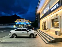 Linjiang No.1 Hotel (Linjiang City Jiangxin Island Park) Hotele w: Linjiang