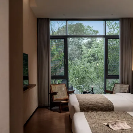 Shaoshan Qingshuitang Lakeside Retreat