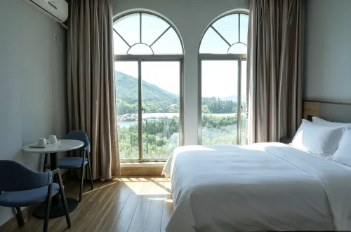 Lingshui Seaview Bay Hotel (Xincunzhen Nanwan Monkey Island Branch) - Dağ Manzaralı