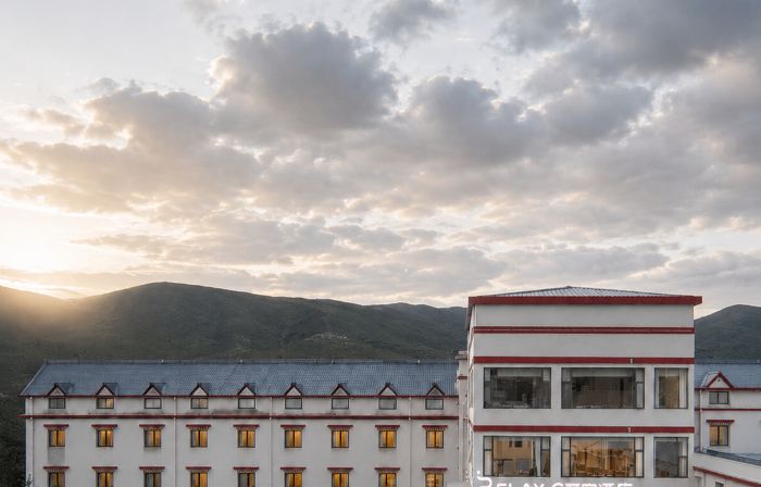 REAX-C Likuan Hotel (Aba County Branch)