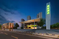 Hi Inn Xiangyang East Railway Station Greenland Inter‑city Space Station Hotel - parking