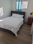 Brand New Affordable 3 Bedroom Suite. - Homestays
