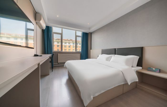 Rujia Pebble Hotel (Xinyang West Street Yangcheng No. 2 Middle School)