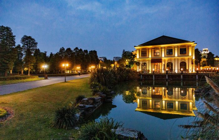 Cezanne Manor Hotel & Resort