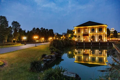 Cezanne Manor Hotel & Resort