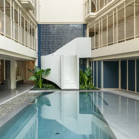 YANH Ratchawat Hotel Отели рядом с достопримечательностью «Дворец Читралада»