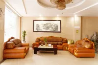 Baise Moon Semi-bending Theme Hotel